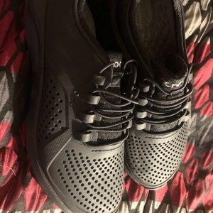 Kids croc pacer  size 3